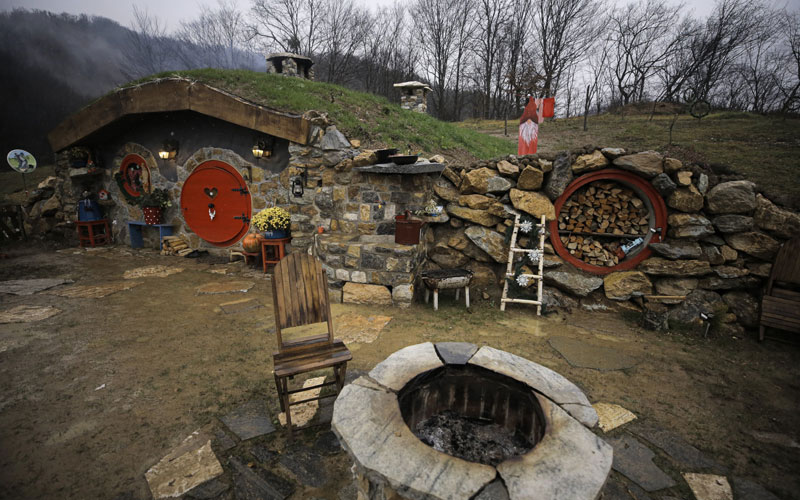 دهکده هابیت ها در بوسنی