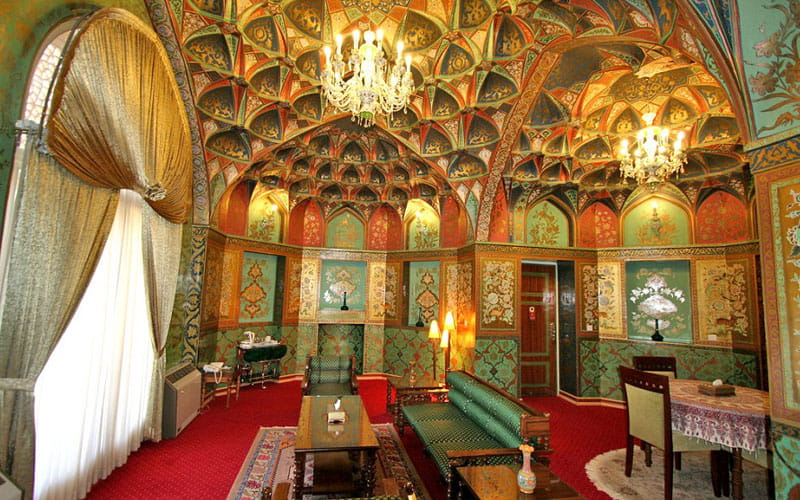 فضای داخلی یکی از اتاق‌های هتل عباسی اصفهان