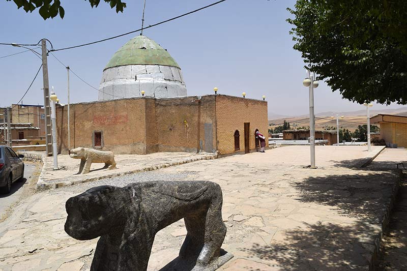 مقبره کاوه اهنگر در روستای مشهد کاوه