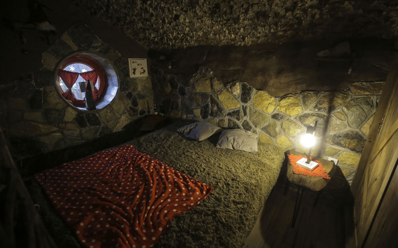 اتاق خواب خانه هابیت ها در بوسنی