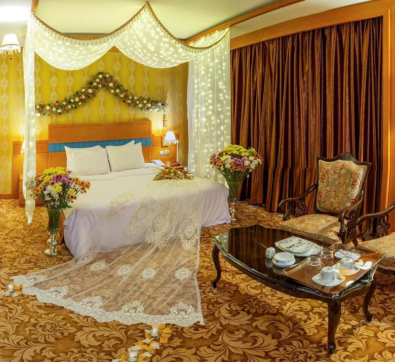 اتاق ماه عسل در هتل مدینه الرضا مشهد