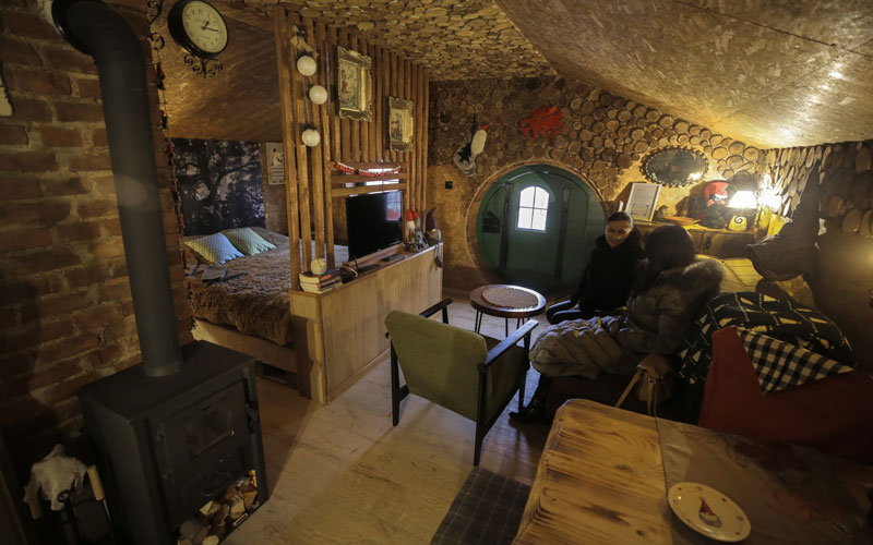 فضای داخلی خانه هابیت ها در بوسنی