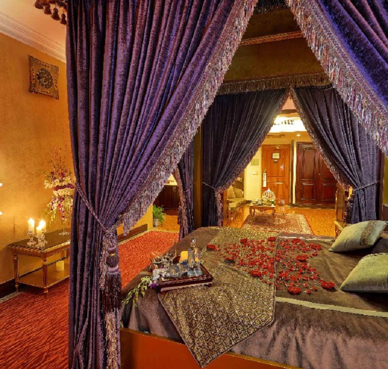 هتل بین‌ المللی قصر مشهد؛ اتاق هانی مون (ماه عسل)