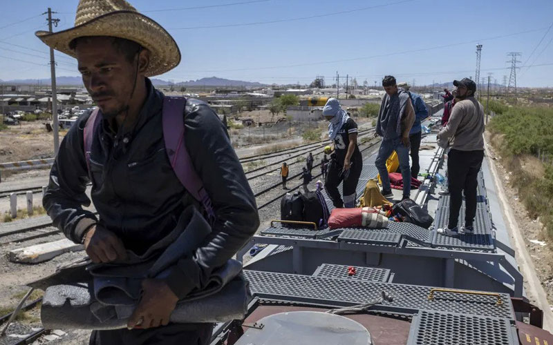 پناهجویان روی قطار به سمت مرز مکزیک و آمریکا