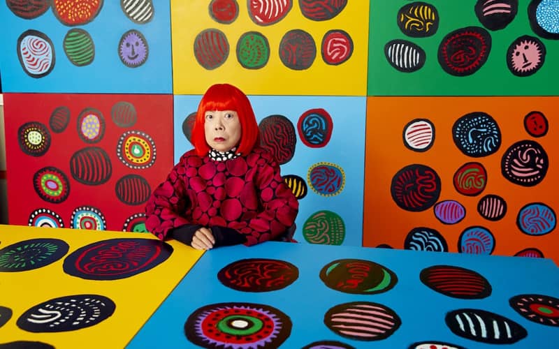 یایویی کوساما در میان آثار هنری اش
