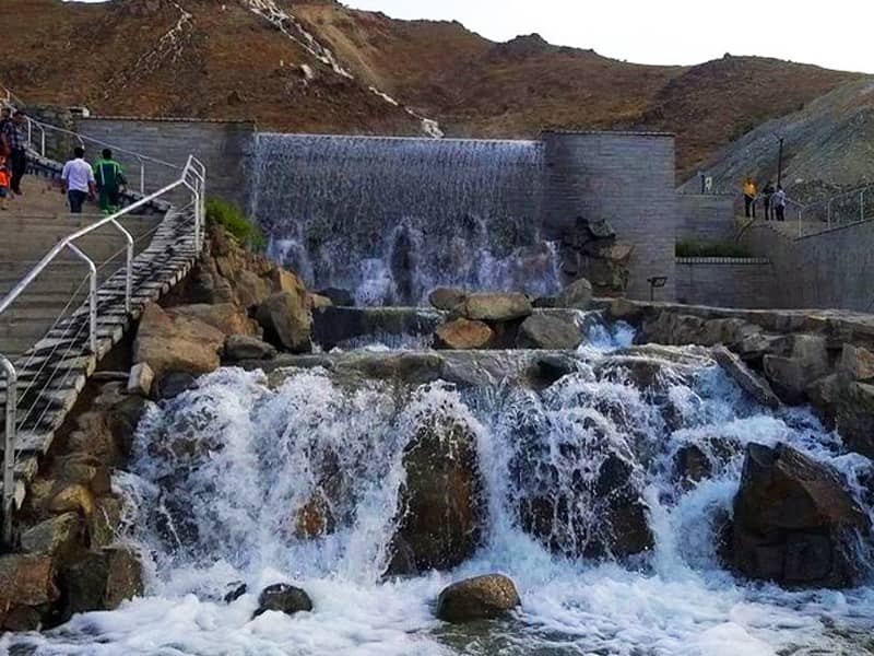 آبشار در پارک کوهشار