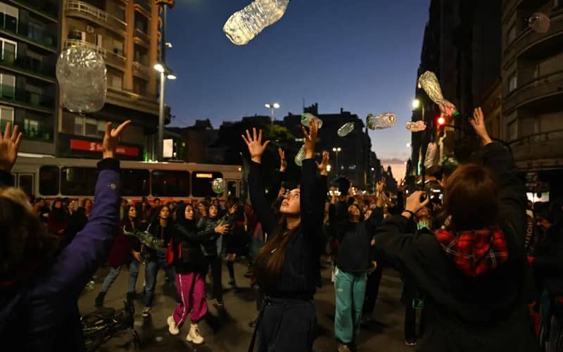 اعتراض زنان اروگوئه به مشکل آب آشامیدنی