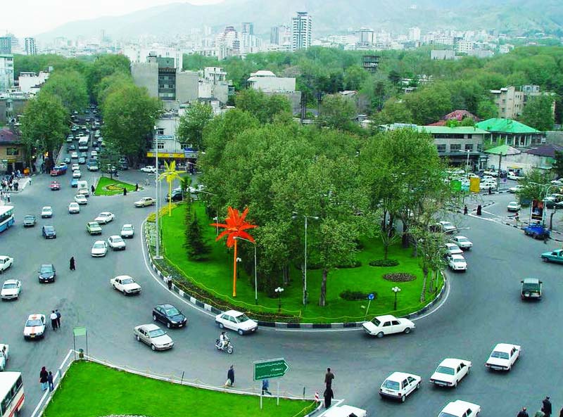 میدان تجریش تهران در دهه ۸۰