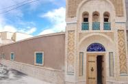 سردر ورودی اقامتگاه بومگردی شهباز کرمان