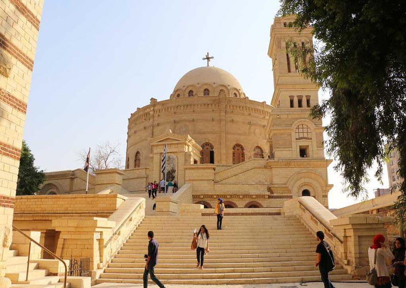 پلکان ورودی ساختمان های تاریخی در منطقه قبطی قاهره