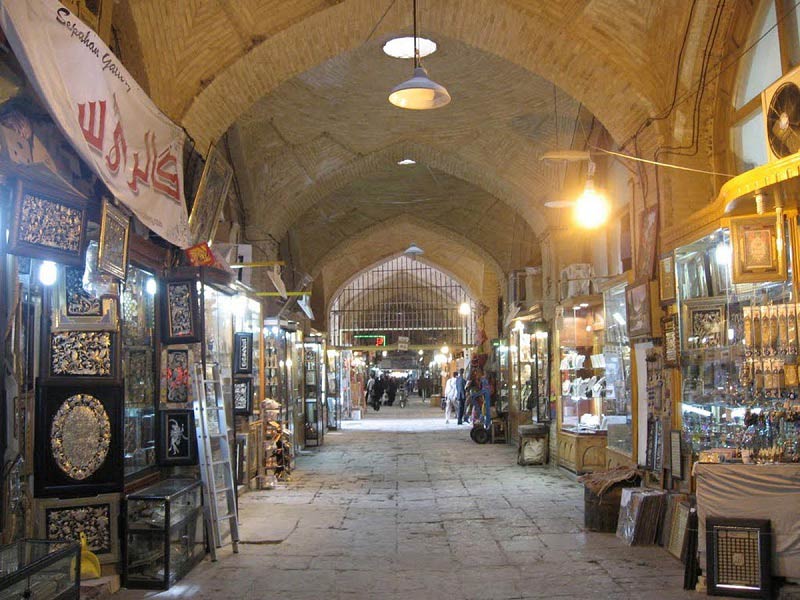 بازار بزرگ اصفهان؛ منبع عکس: jabama.com