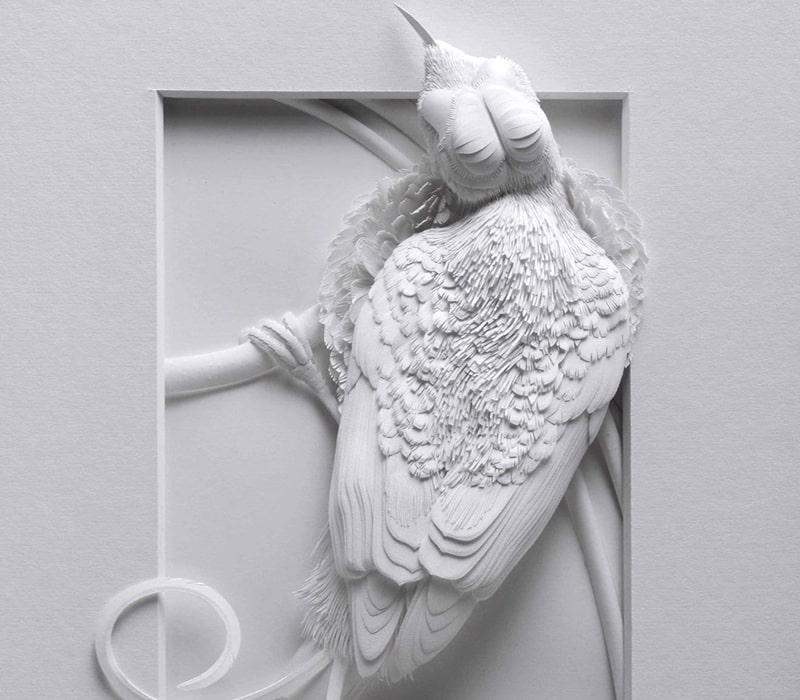مجسمه پرنده ای از جنس کاغذ