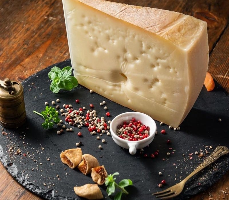 یک قالب پنیر
