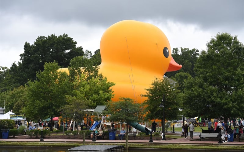 بزرگترین اردک پلاستیکی دنیا