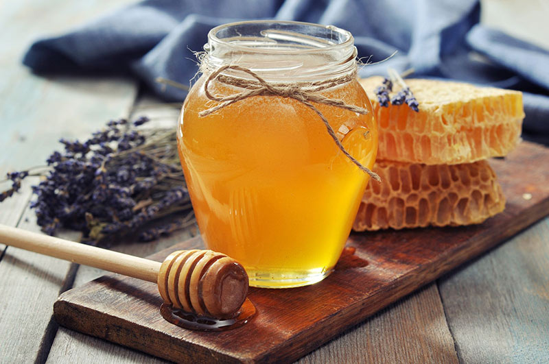 شیشه عسل و قالب موم عسل 