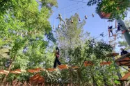 فعالیت‌های پرهیجان در باغ ماجراجویی در باغ مشهد