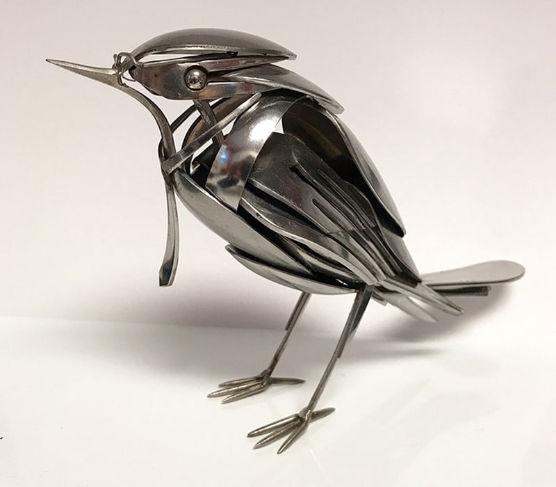 پرنده از جنس فلز
