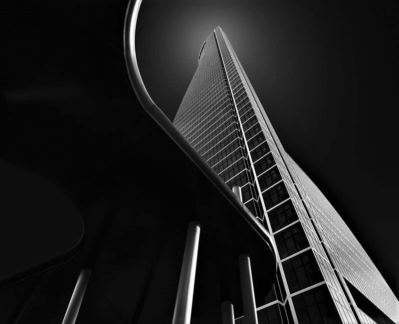 عکس سیاه و سفید از یک آسمان‌خراش