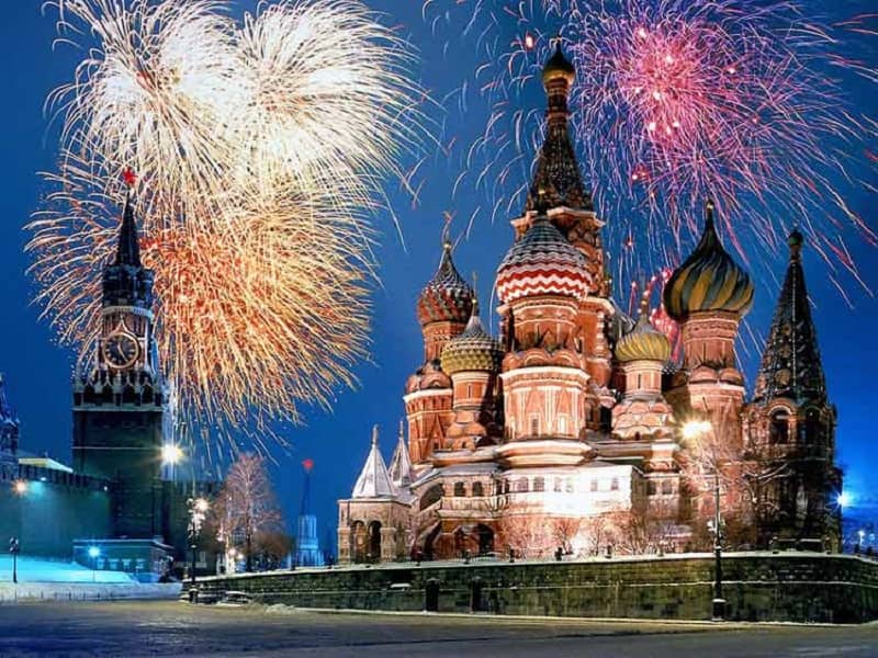 آتش بازی در جشن سال نو در میدان سرخ