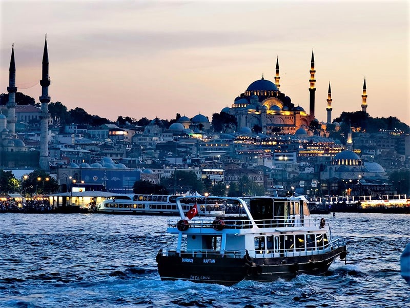تنگه بسفر استانبول، منبع عکس:‌ unsplash.com، عکاس: HUssein HImmat