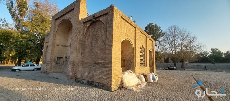 دیواره‌های خانقاه ویرانی (عکس از پوریا محمدی پیوند)