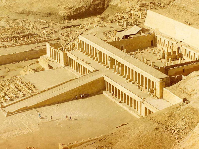 معبد حتشپسوت؛ منبع عکس: World History Encyclopedia، عکاس: نامشخص