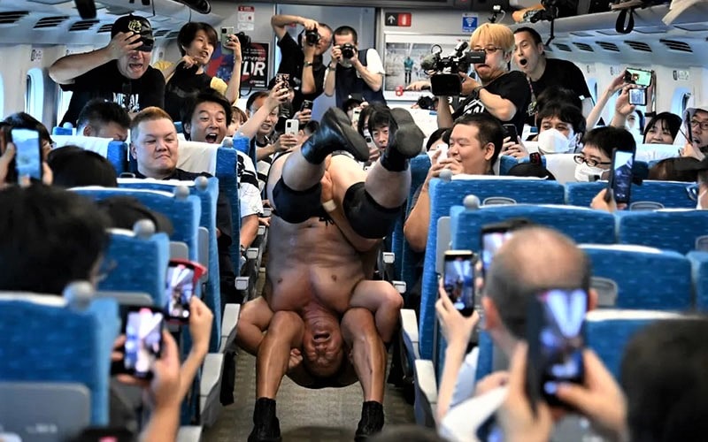 کشتی کج در قطار ژاپنی