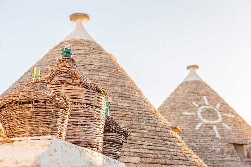 سقف مخروطی خانه‌ها در آلبروبلو ایتالیا؛ منبع عکس‌: behance؛ عکاس: Tiago & Tania