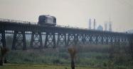 پل سیاه اهواز در هوای غبار آلود؛ منبع عکس: گوگل مپ؛ عکاس: jadi