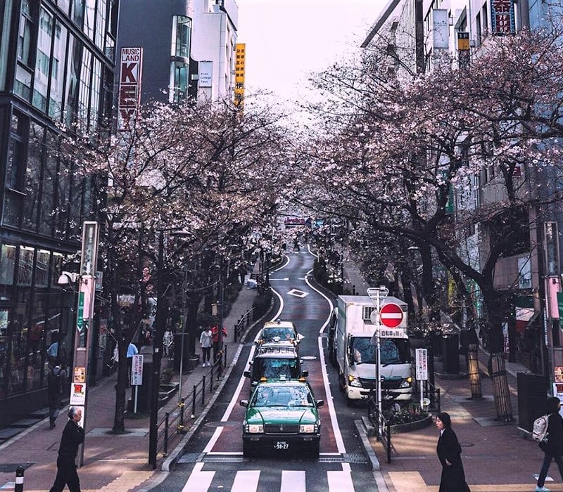 خیابانی باریک در ژاپن