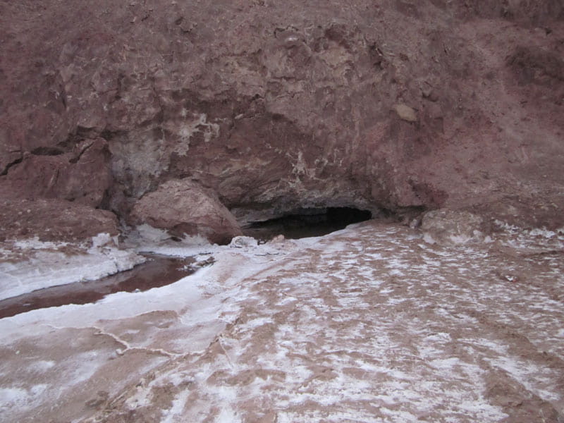 نمای ورودی از غار نمکدان قشم، منبع عکس: ویکی مدیا، عکاس: Petr Adam Dohnalek