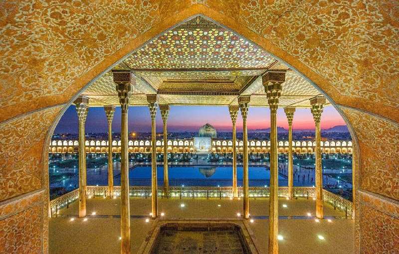 مسجد شیخ لطف‌الله؛ منبع عکس: گوگل‌مپ؛ عکاس: Sanaz K 