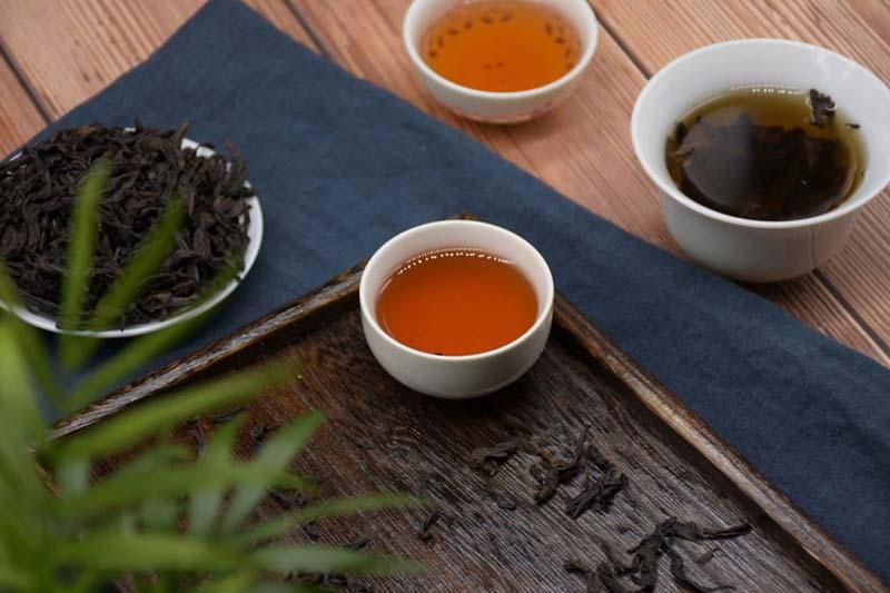 دم کردن چای دا هونگ پائو