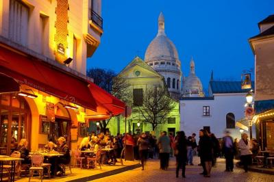 تصاویر دیدنی از حال و هوای معروف ترین محله فرانسه