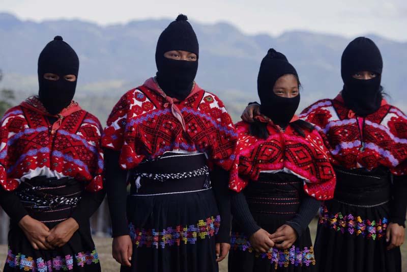 گردهمایی زنان ارتش آزادیبخش ملی زاپاتیستا در کوهستانی در مکزیک