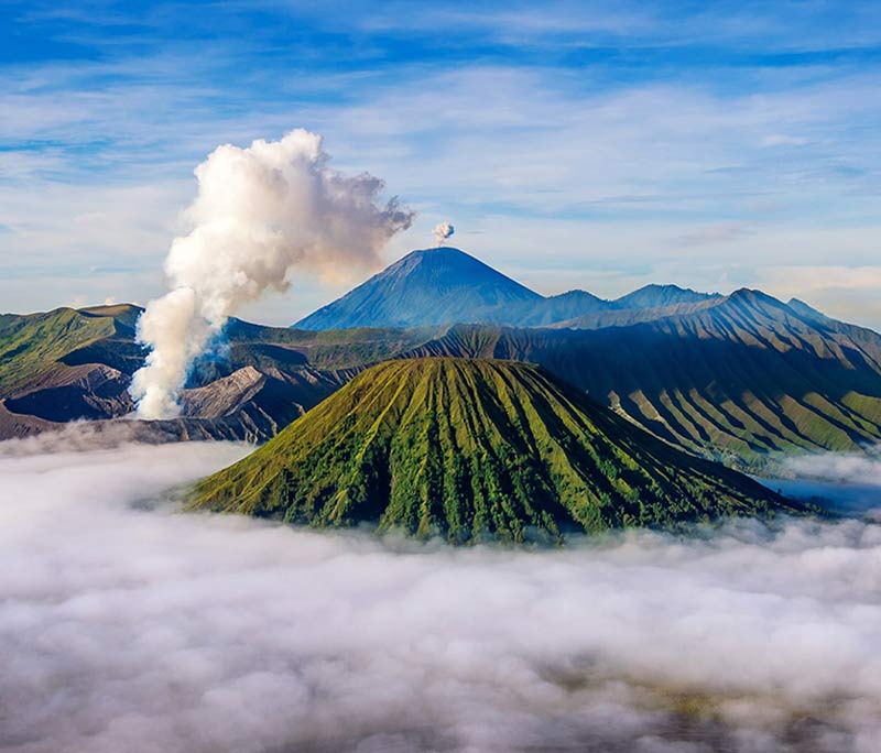 کوه آتشفشانی برومو ( Mount Bromo) در اندونزی