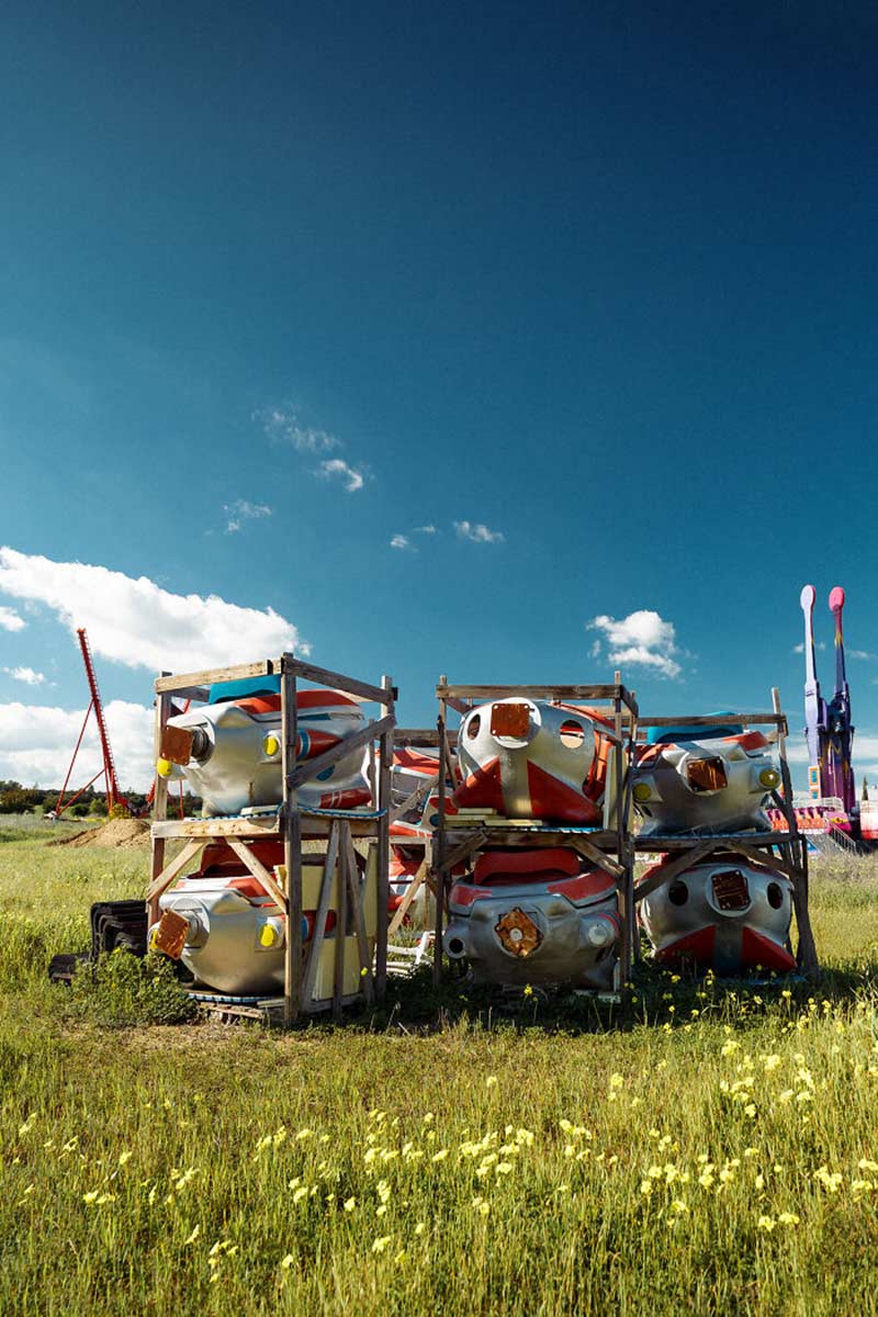 ماشین‌های اسباب بازی در پارک رها شده ای در قبرس