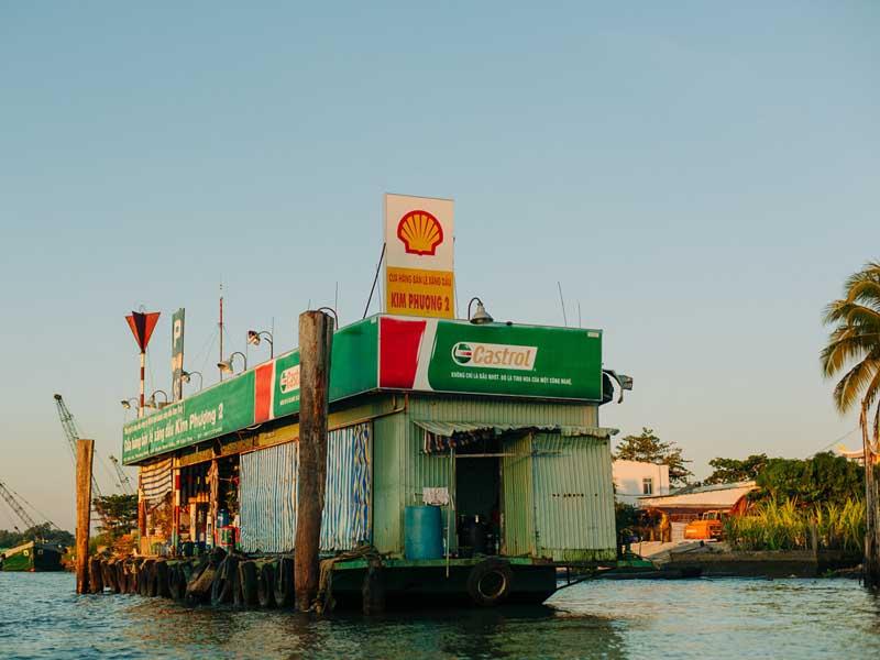 قایق تفریحی گردشگری در ویتنام 