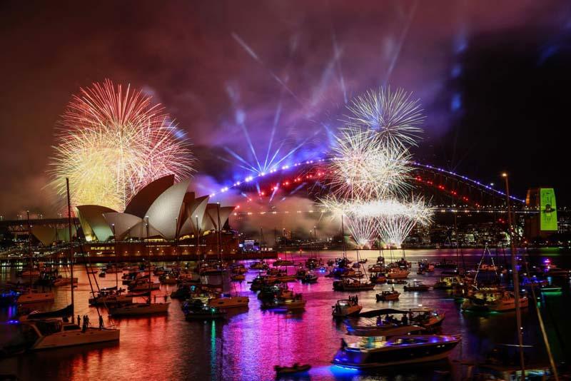 جشن و آتش‌بازی سال نو در سیدنی استرالیا