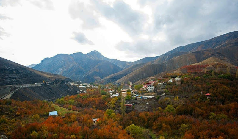 روستای سنگان در پاییز؛ منبع عکس: گوگل مپ؛ عکاس: davod dani