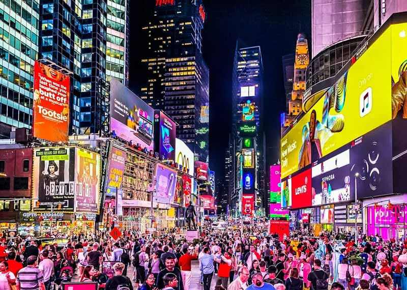 میدان تامیز نیویورک در شب؛ منبع عکس: Trip Double، عکاس: نامشخص