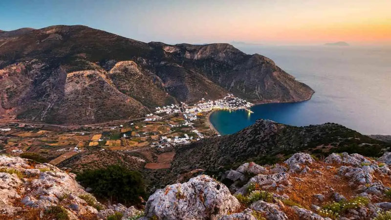 جزیره سیفنوس یونان؛ منبع عکس: Robe Trotting، عکاس: نامشخص