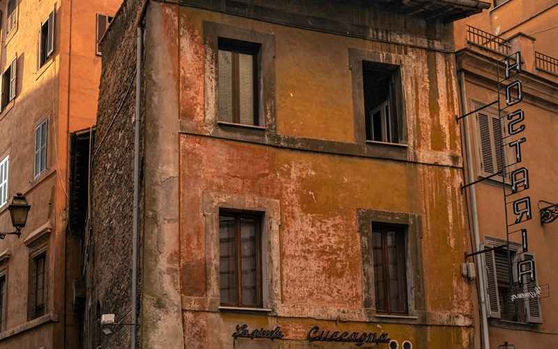 ساختمان های قدیمی در رم