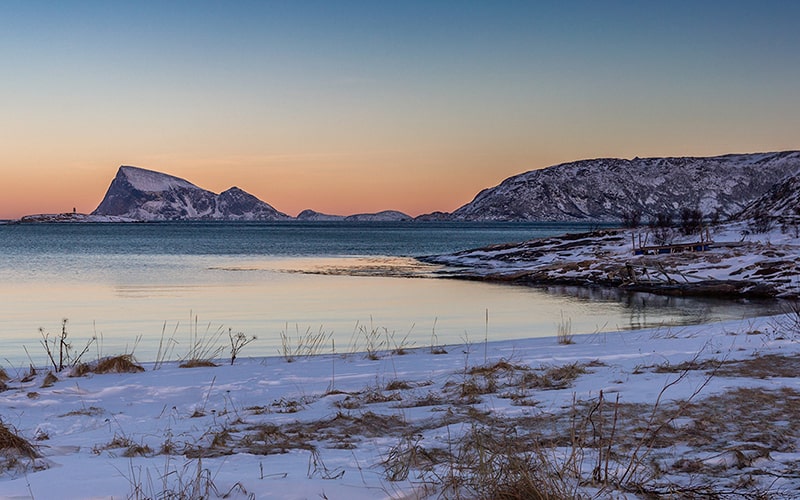 دریاچه‌ در هوای برفی نروژ