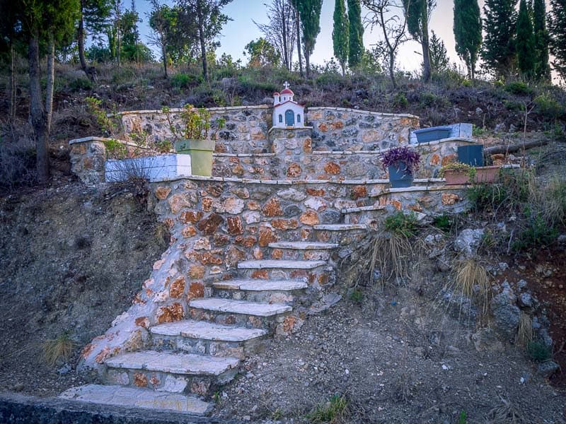 سازه‌ای پلکانی در یونان برای عبادت و نیایش
