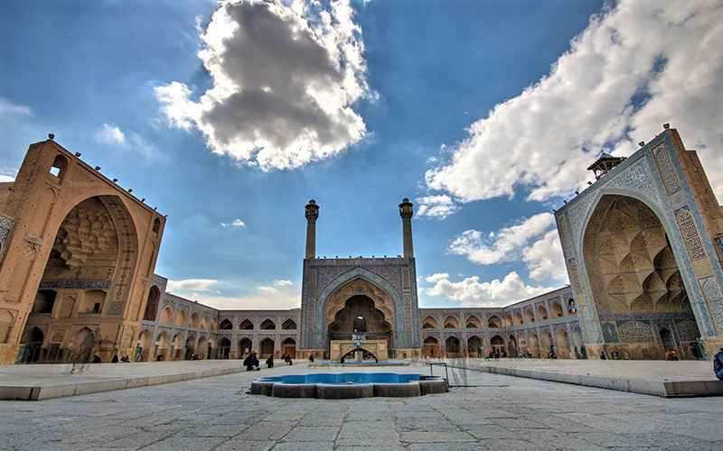 حیاط مسجد جامع اصفهان، منبع عکس: ویکی پدیا، عکاس: Hamidespanani