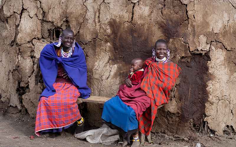 دو زن بومی تانزانیا
