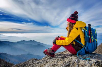 لوازم ضروری کوهنوردی چیست؟ (لیست وسایل + نکات)