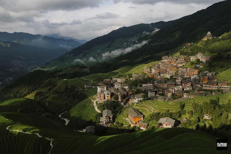 خانه‌های روستایی در ارتفاعات پینگان