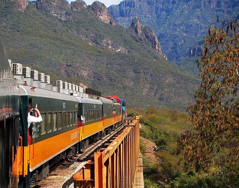 سواری با قطار از طریق دره مس (Copper Canyon) مکزیک